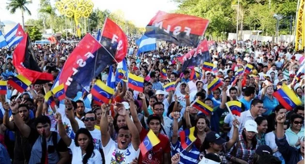 Maduro: 'Darbeyi bozguna uğratacağız'