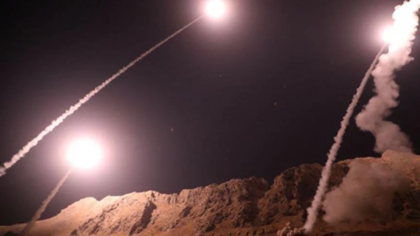 İran'dan Suriye'ye füze misillemesi
