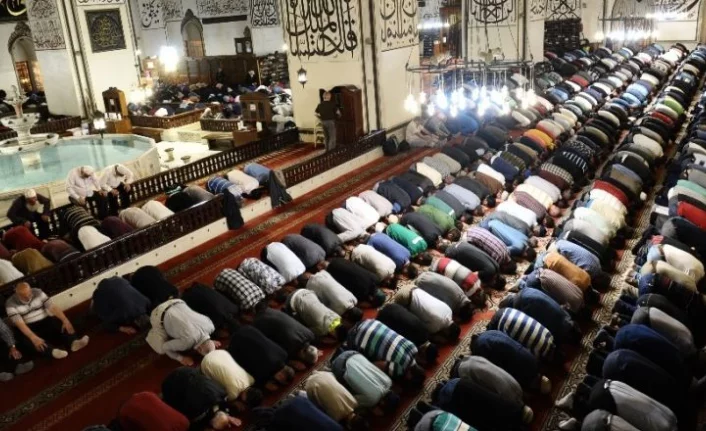 11 ayın sultanı Ramazan geldi: İlk teravih bu akşam
