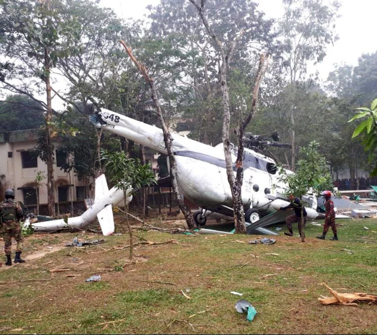 Kuveyt askeri helikopteri Bangladeş'te düştü