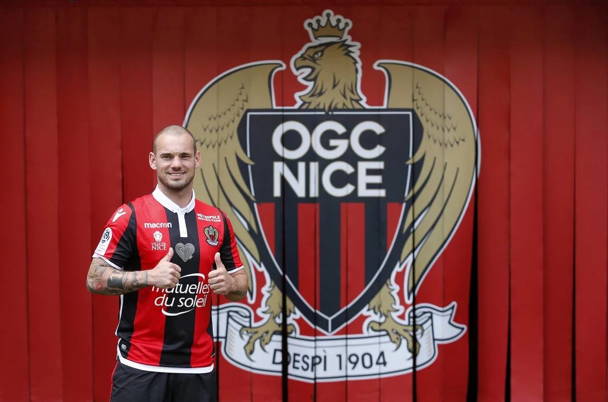 Sneijder, Katar'a transfer oldu