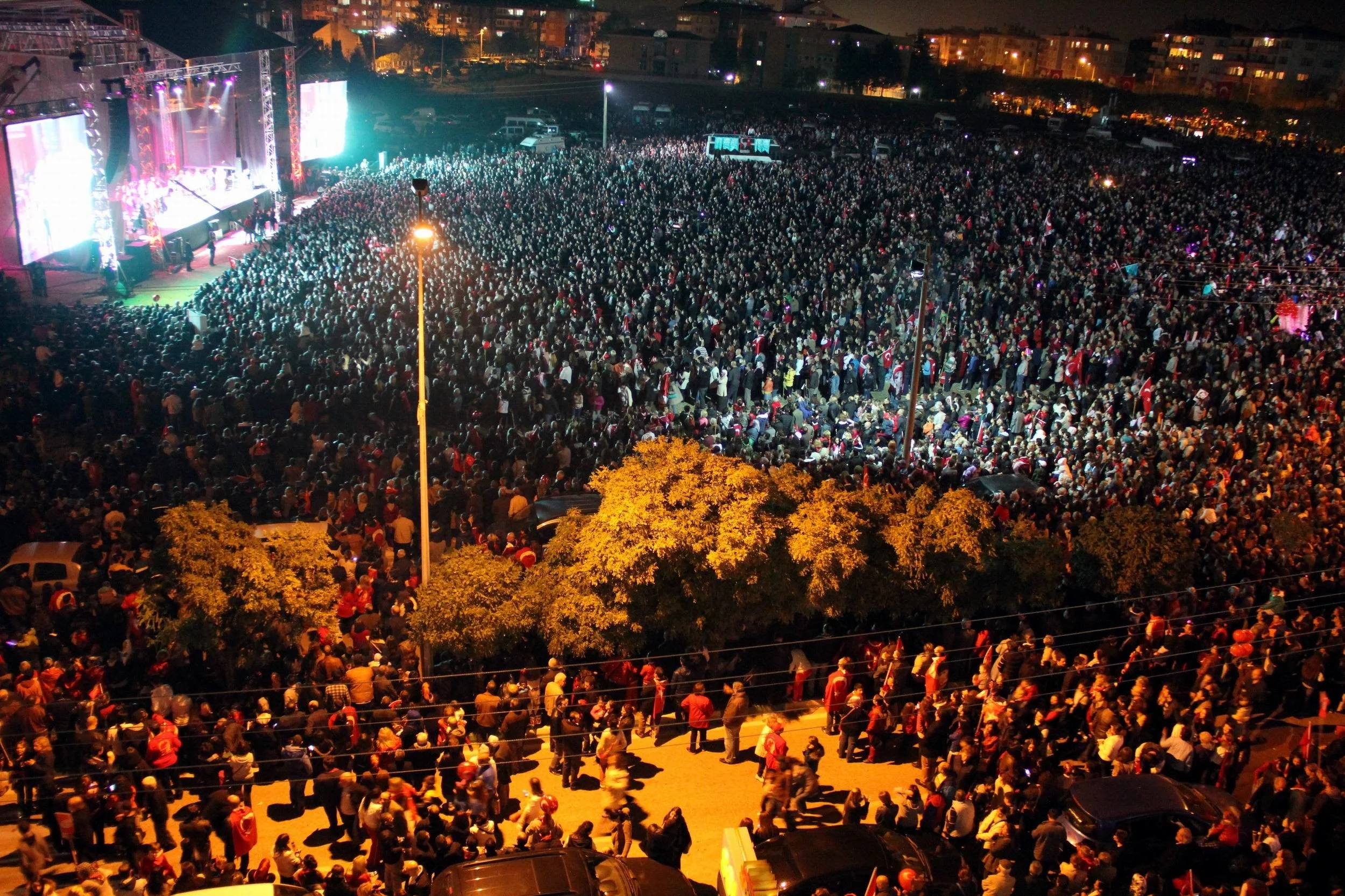 Bursa'da gösteri ve yürüyüş alanları belirlendi