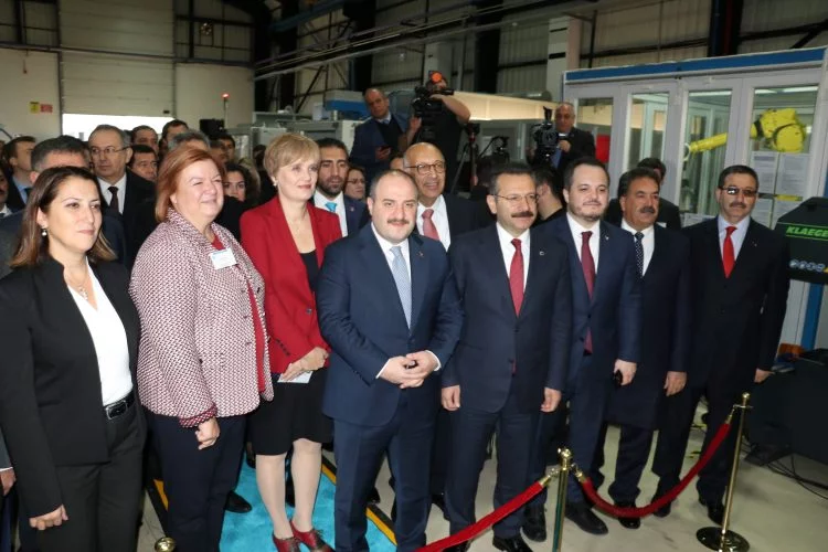 'Nihai hedefimiz Türkiye'yi sanayi ve teknolojide lider bir üretim üssü haline getirmektir'