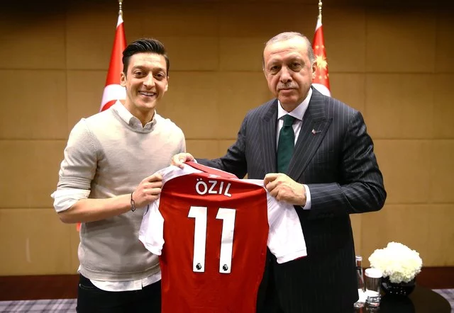 Dünyada gündem Mesut Özil