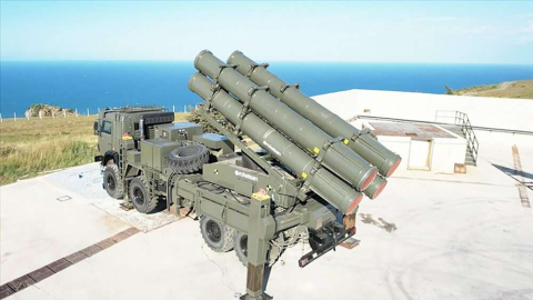 Modacı Barbaros Şansal'dan Türkiye'ye ağır hakaret