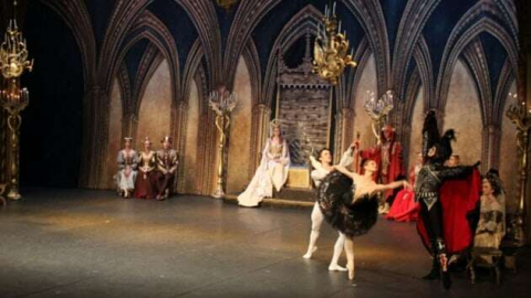 Çaykovski'nin kuğuları İstanbul'da süzüldü