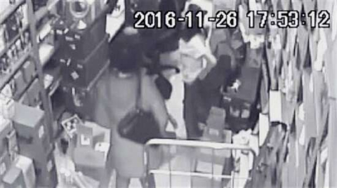 Liseli kızı çıplak aramışlardı... O güvenlik görevlilerinin cezası belli oldu