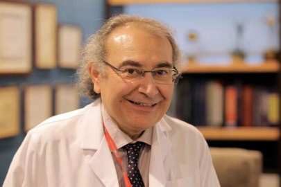 Uçakta bebeğin hayatını kurtaran rektöre teşekkür