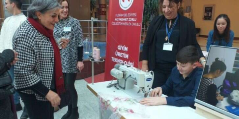 Engelli öğrencilerden birbirinden güzel eserler