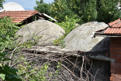 İnegöl'de bulunan 600 yıllık hamam kaderine terk edildi