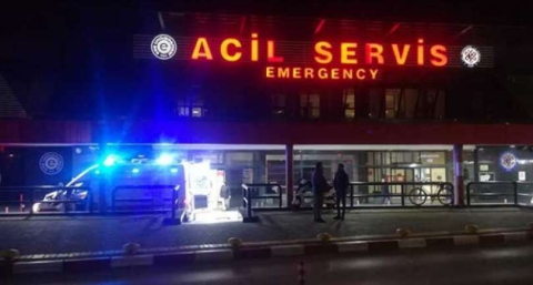 Evini yakmak istedi, müdahale eden babasını kalbinden bıçakladı