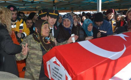 Şehit Onbaşı son yolculuğuna uğurladı