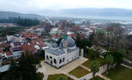 Bursa'daki caminin minaresinde 12 bin parça çini var