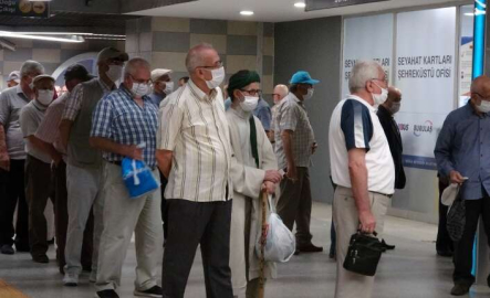 Bursa'da 65 yaş üstü dedikoduyu gerçek sanıp BURULAŞ'a akın etmiş!