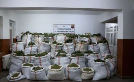 Diyarbakır'da zehir tacirlerine ağır darbe