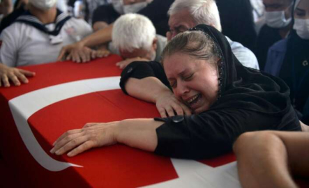 Şehitlerimizi gözyaşlarıyla uğurladık