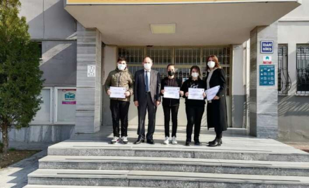 Bursalı öğrenciler kısa film yarışmasında Türkiye üçüncüsü oldu