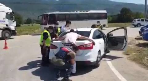 Bursa'da  zehir tacirlerine suçüstü; 5 kişi tutuklandı