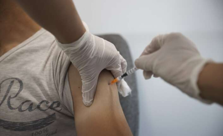 Aşılamada yaş sınırı 45'e düştü!