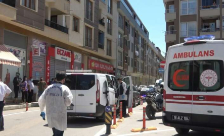 Bursa'da cinnet getiren adam ailesini öldürüp intihar etti