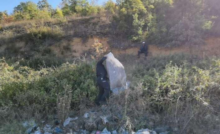 Yamaçta mahsur kalan zihinsel engelli adamı polis ekipleri böyle kurtardı