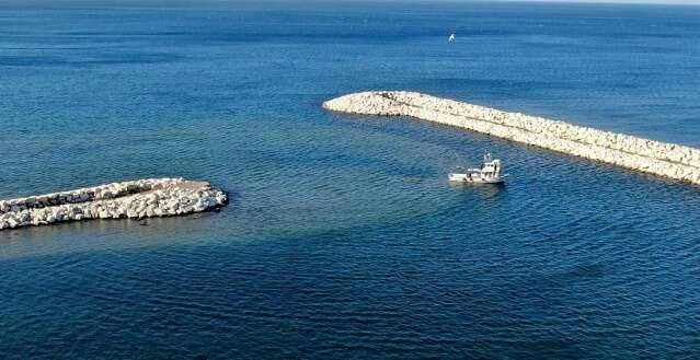 Bursa’da balıkçı barınağının girişi kumla doldu, balıkçılar mağdur oldu