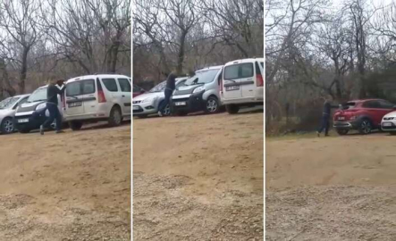 Bursa'da elindeki kürek ile otoparktaki araçların camını kırdı