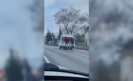 Bursa trafiğindeki tehlikeli yolculuklar kameraya yansıdı