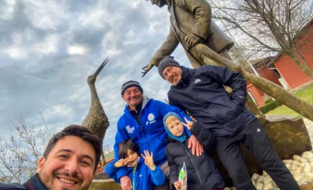 Ünlü oyuncu Karacabey'in doğal güzelliklerini gezdi