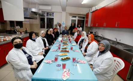 Aşçılık kursiyerlerin misafiri Başkan Taban oldu