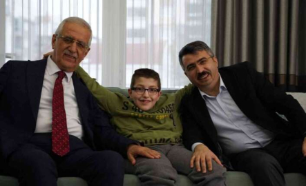 Yıldırım Belediye Başkanı Yılmaz, ev ziyaretleriyle gönül alıyor