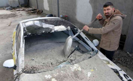 Şakanın dozunu kaçırıp 700 bin TL’lik otomobilin içine beton döktüler