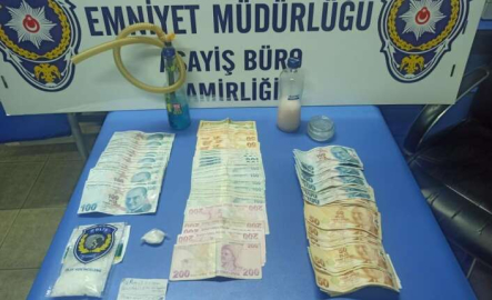 Uyuşturucu tacirleri kaçmak isterken kaza yapınca yakayı ele verdi