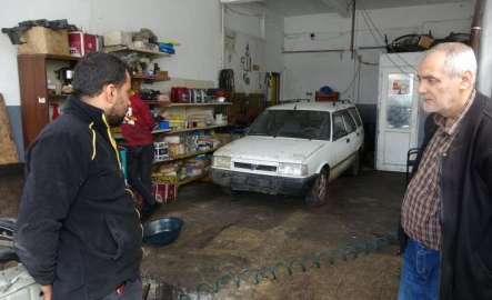 Güvenlik kameralarına yakalanmayan otomobil fareleri, çamura saplandı