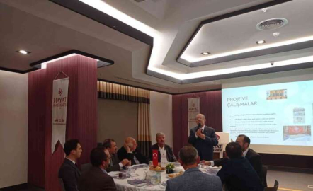 Muhtarlar sağlıkçılarla aynı masada buluştu