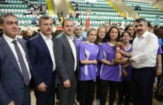 Yıldırım Belediyesi Okul Sporları Şenliği tamamlandı