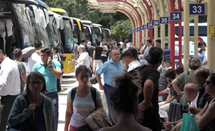 9 günlük bayram tatiline erken çıkanlar terminale akın etti