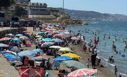 Sıcaktan kaçmak isteyen denize koştu