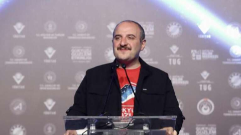 Bakan Varank: Uzaya gidecek ilk Türk bu sene belli olacak