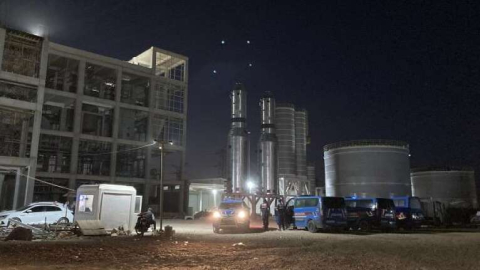 İnşaatta düşen çelik platformun altında kalan 1 işçi öldü, 4 işçi yaralandı