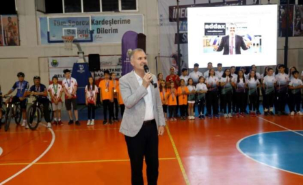 Yaz spor okullarına coşkulu final: 2 bin 902 sporcu sertifikalarını aldı