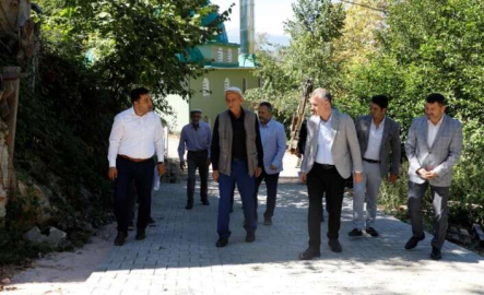 İnegöl'ün mahalleleri parke taşlarıyla kaplanıyor