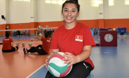 Bacağı kesilen Bengisu Voleybol Milli Takımı'nın başarısı için ter döküyor