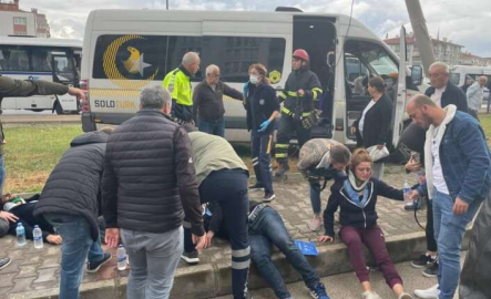 Bursa'da servis minibüsünde can pazarı...