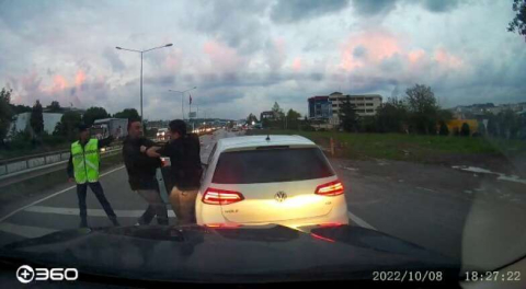 Yol tartışması anayolu ringe çevirdi...Biber gazıyla müdahale gecikmedi