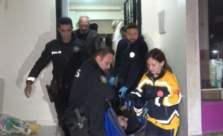 Evinde tartıştığı arkadaşı tarafından vuruldu