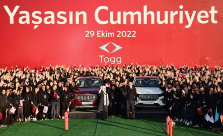 Yüzyıllık hayalimiz Gemlik’te gerçeğe dönüştü: "Yolun açık olsun, tekerine taş değmesin Togg..."