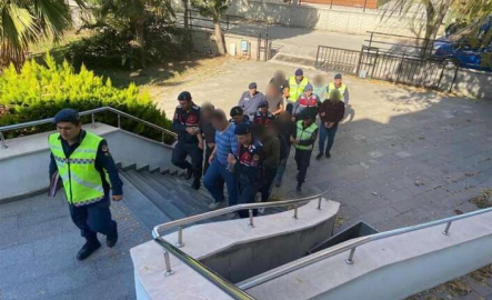 Bursa'da defineciler suçüstü yakalandı!