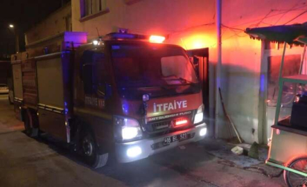 Sigara içerken uyuyakalınca kendisi de yandı