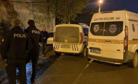 İnşaattan demir çalan hırsızlar aracı bırakıp kaçtı